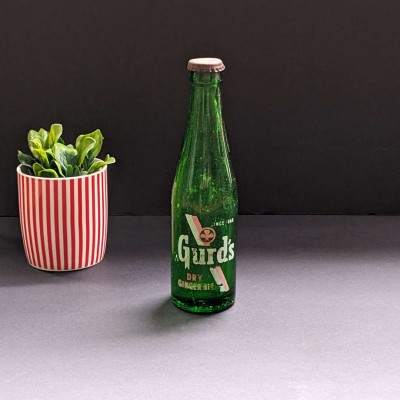 Bouteille antique verte Gurd's Ginger Ale